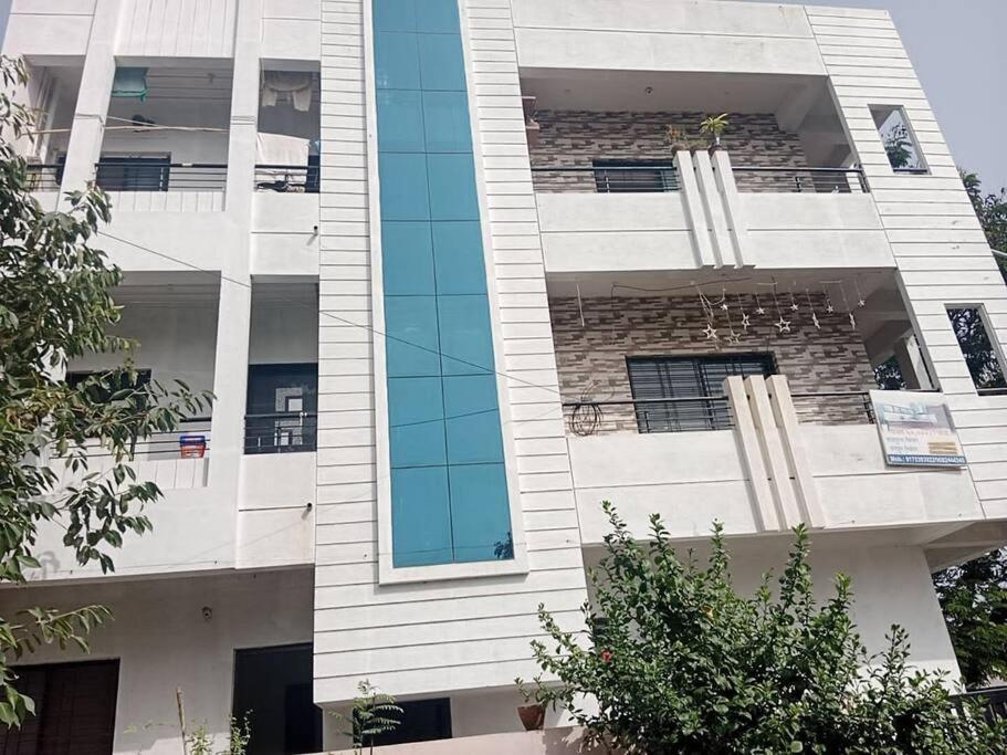 Rajlakshmi Niwas Apartamento Solapur Exterior foto