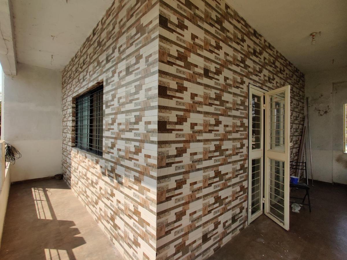 Rajlakshmi Niwas Apartamento Solapur Exterior foto