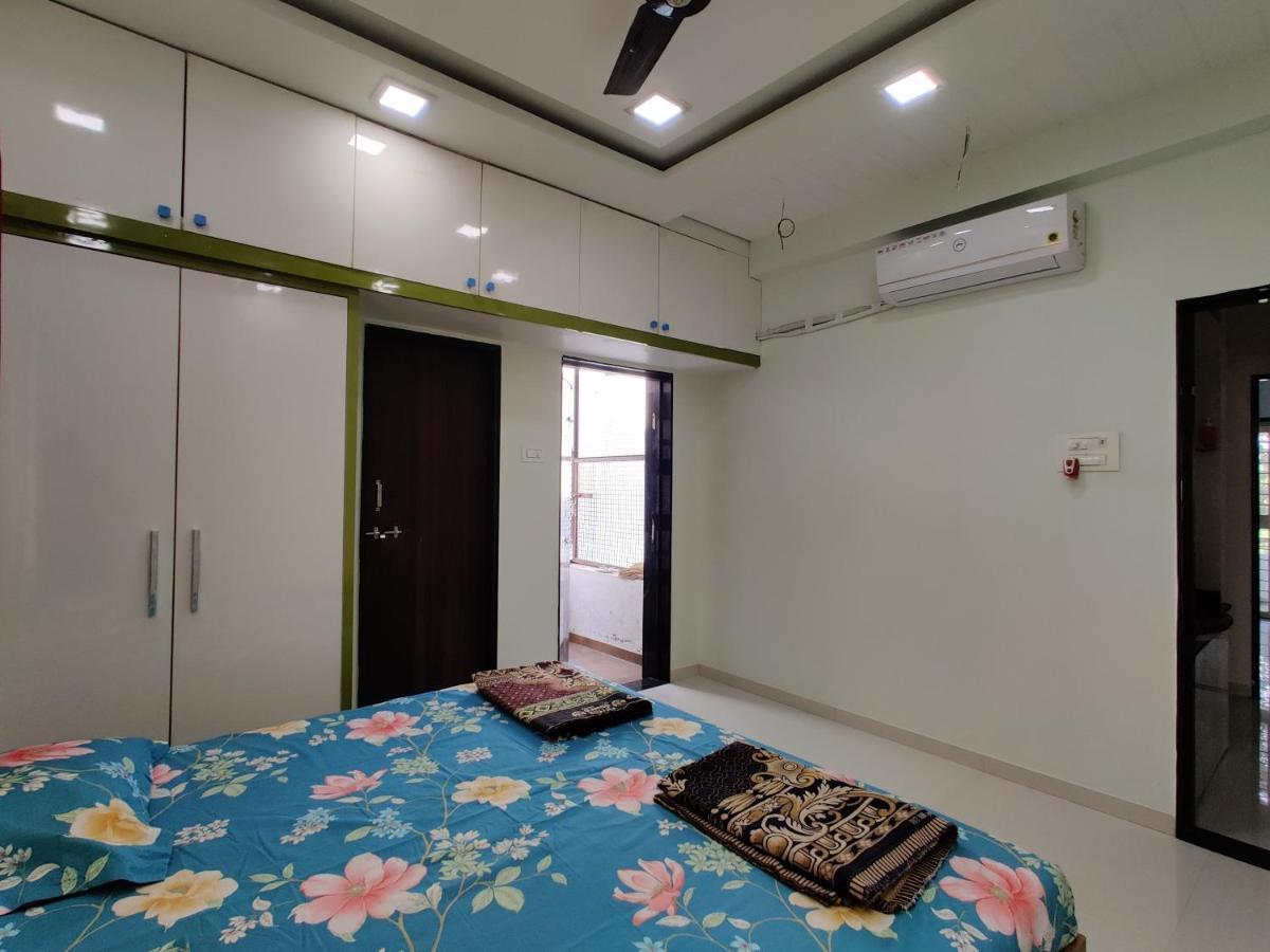 Rajlakshmi Niwas Apartamento Solapur Exterior foto